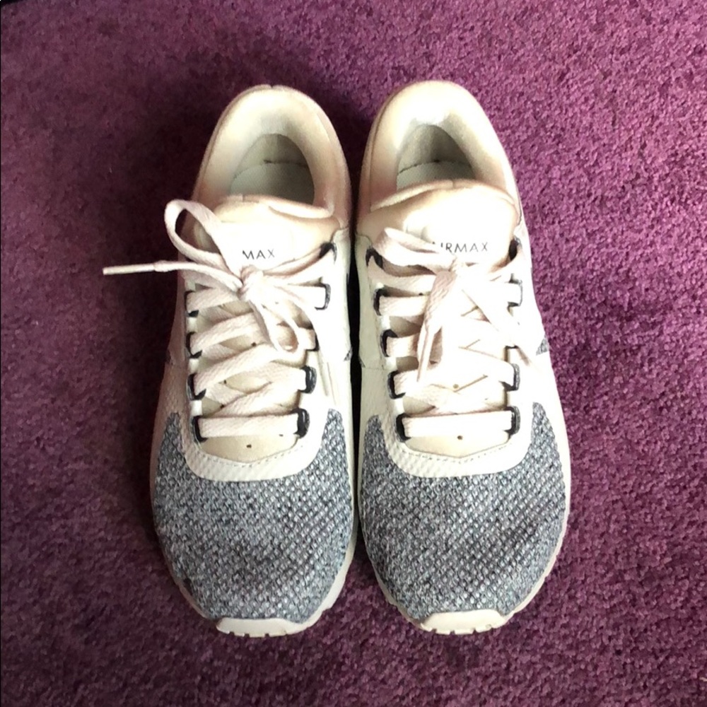 Canvas style air max Nike’s